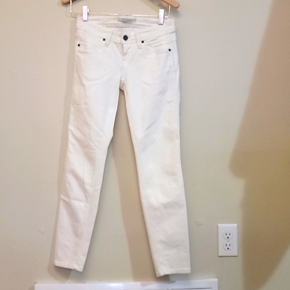 BNWT Rich& Skinny Jeans women's high rise skinny ankle Crop Jean in aged white .